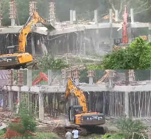 YSRCP's central office in Tadepalli demolished; Jagan Mohan Reddy calls Naidu 'a dictator' 
