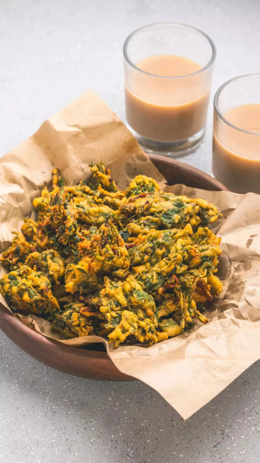 8 pakoras perfect to pair with chai in monsoon 