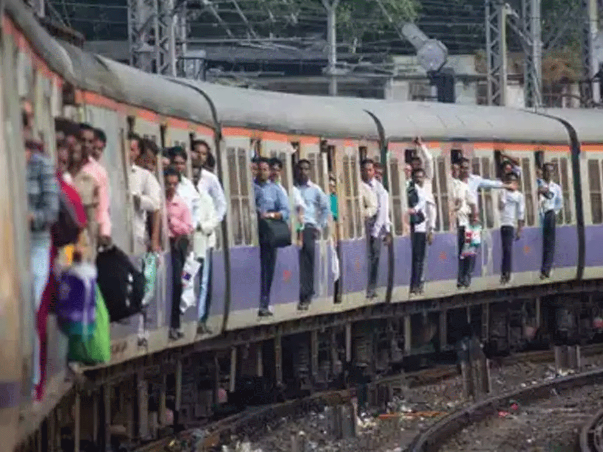 Ashamed to see commuters travelling like cattle in Mumbai trains: High Court 