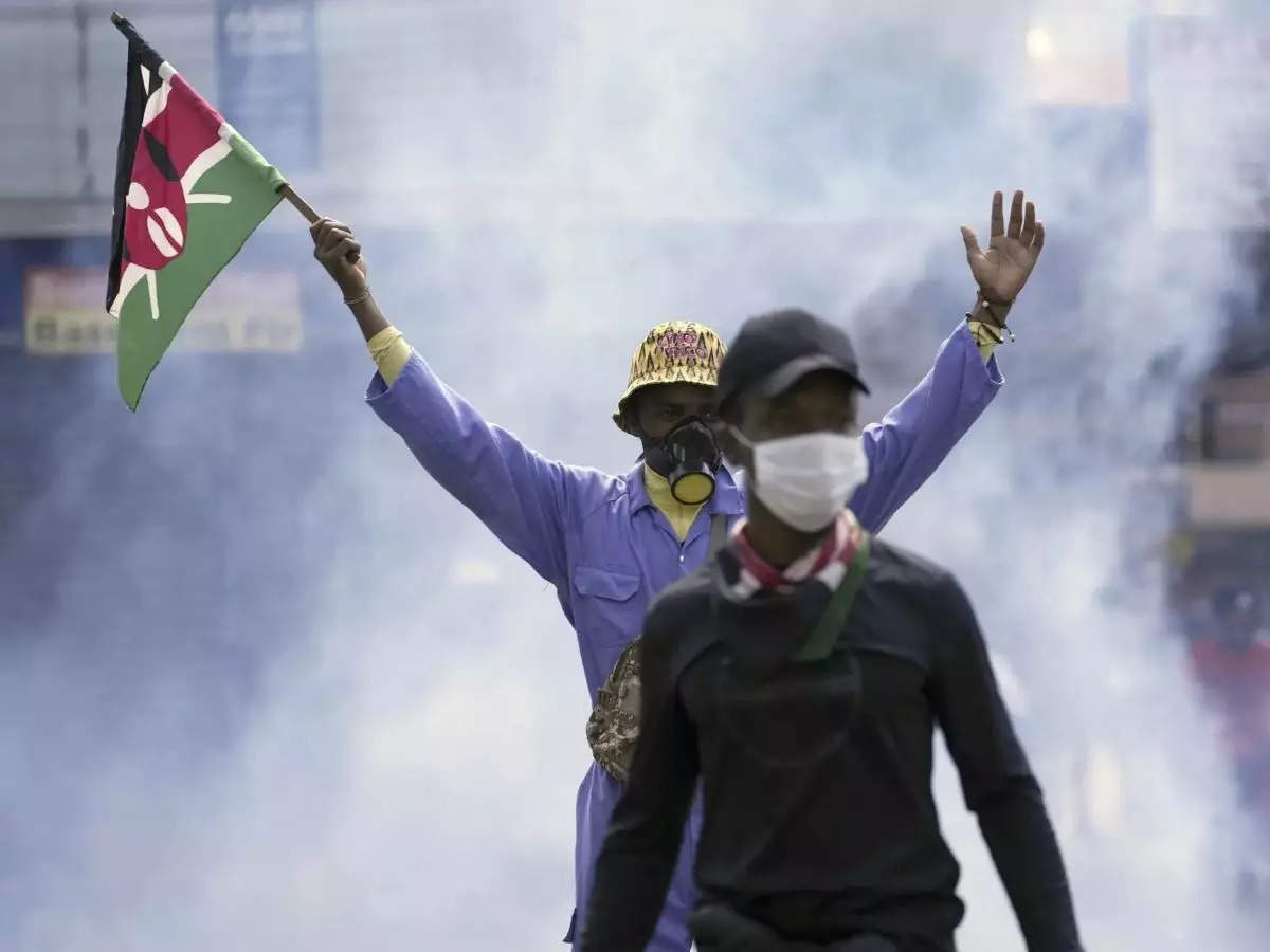 Kenya protests: Police fire rubber bullets, tear gas at protesters after President Ruto urges talks 