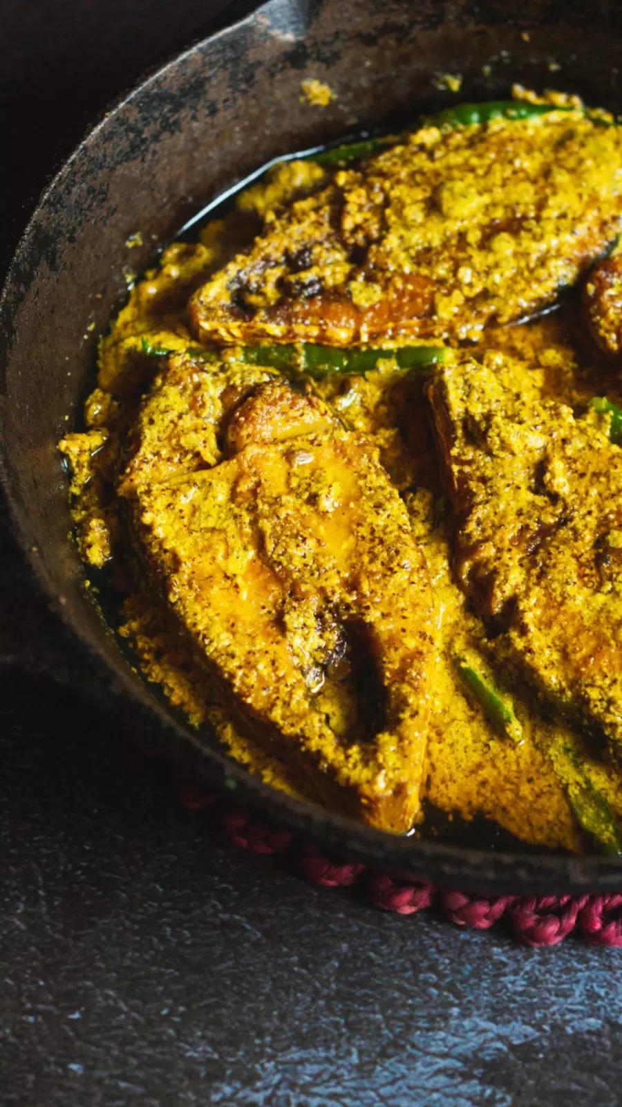 6 comforting Bengali dishes to relish on a rainy day 