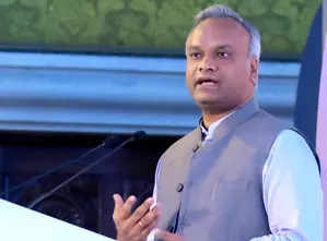Priyank Kharge meets IT minister Ashwini Vaishnaw, requests Centre's support for state's chip firms 