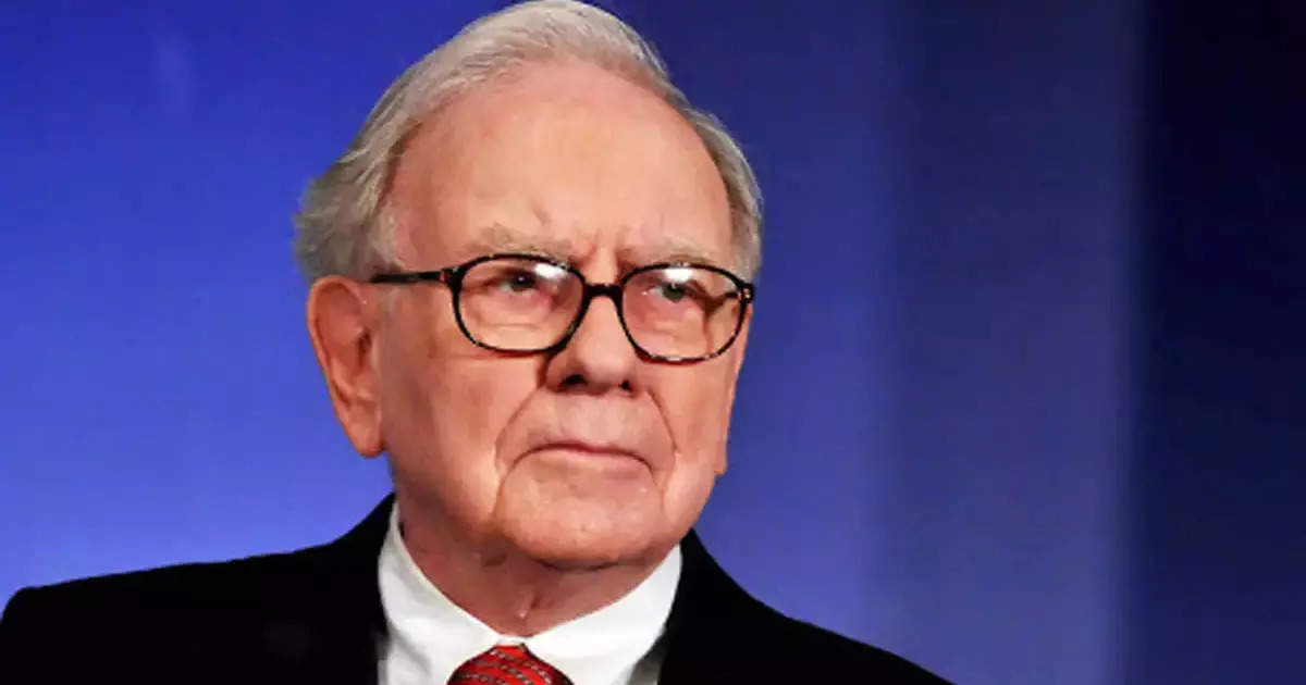 Warren Buffett donates record $5.3 bln Berkshire shares 