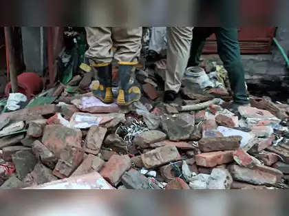 Vasant Vihar wall collapse: Body of labourer recovered from under debris, 2 feared trapped 