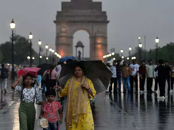 Parts of Delhi likely to receive more rain during the day 