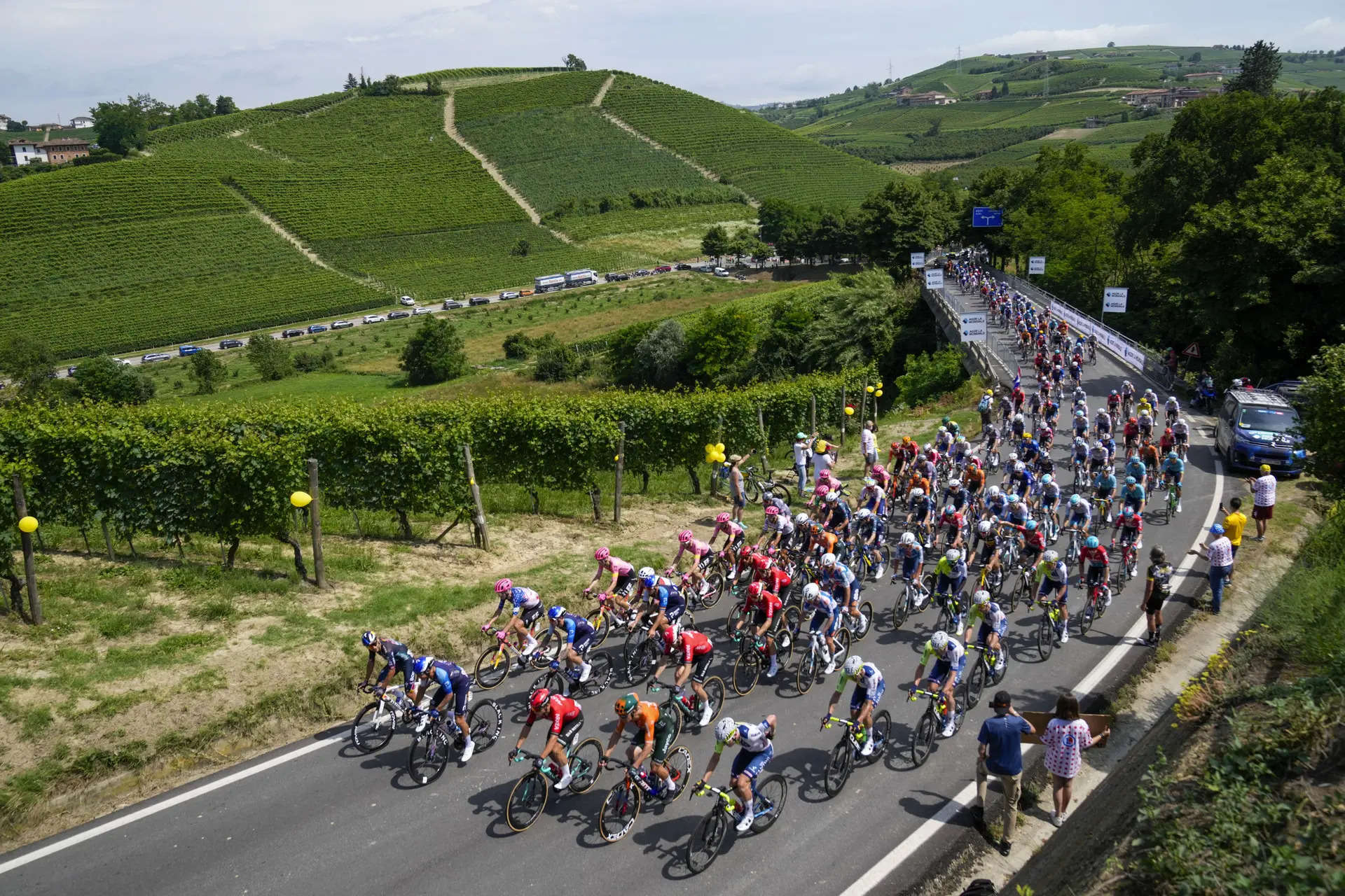 Tour de France live updates: Biniam Girmay becomes first black African to grab stage win, Mark Cavendish misses out on record, how to watch live in US 