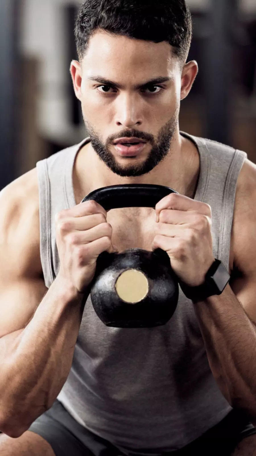 8 exercises for men to build muscles at gym 