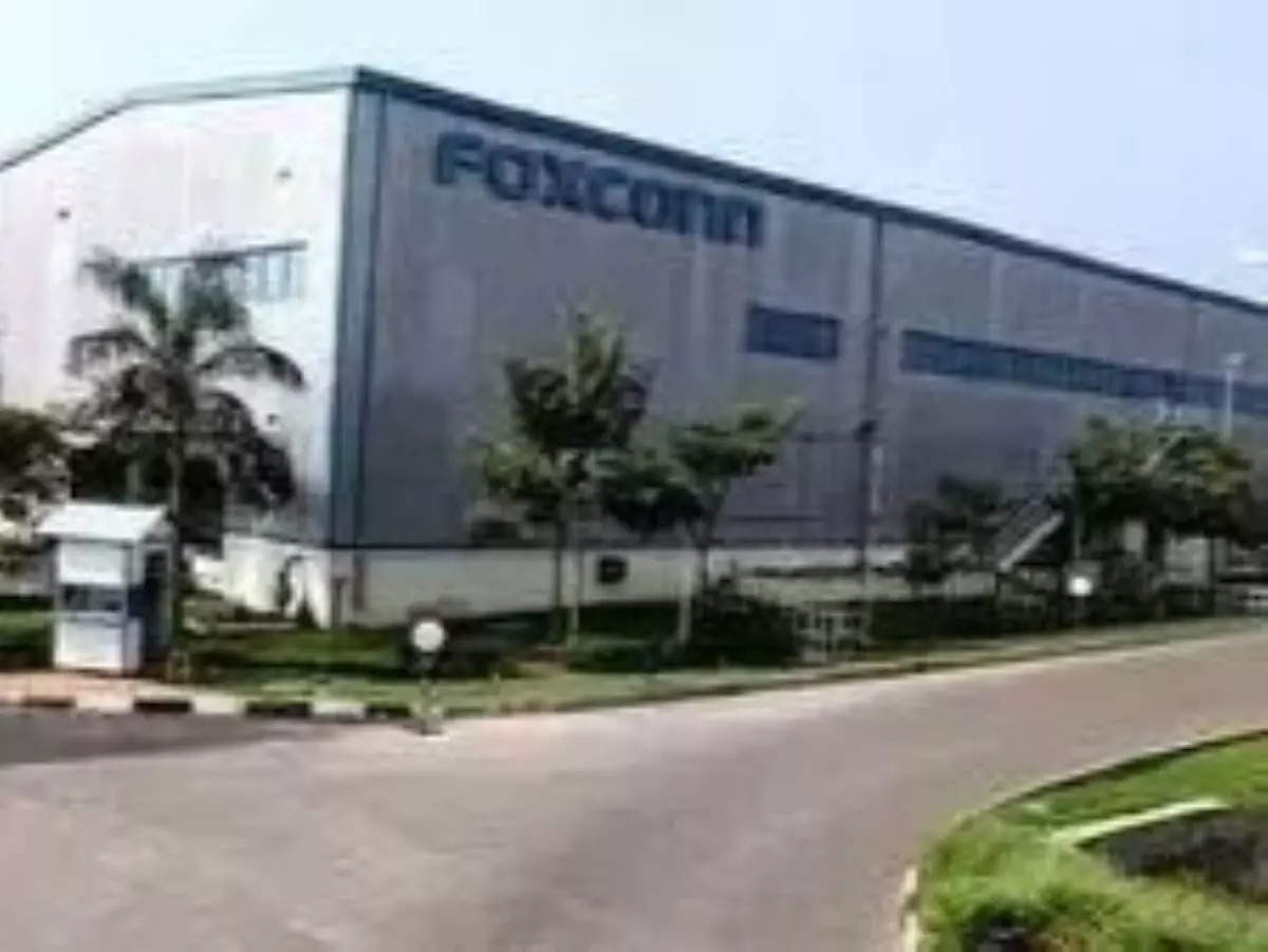 Indian officials visit Foxconn iPhone plant, question executives about hiring 