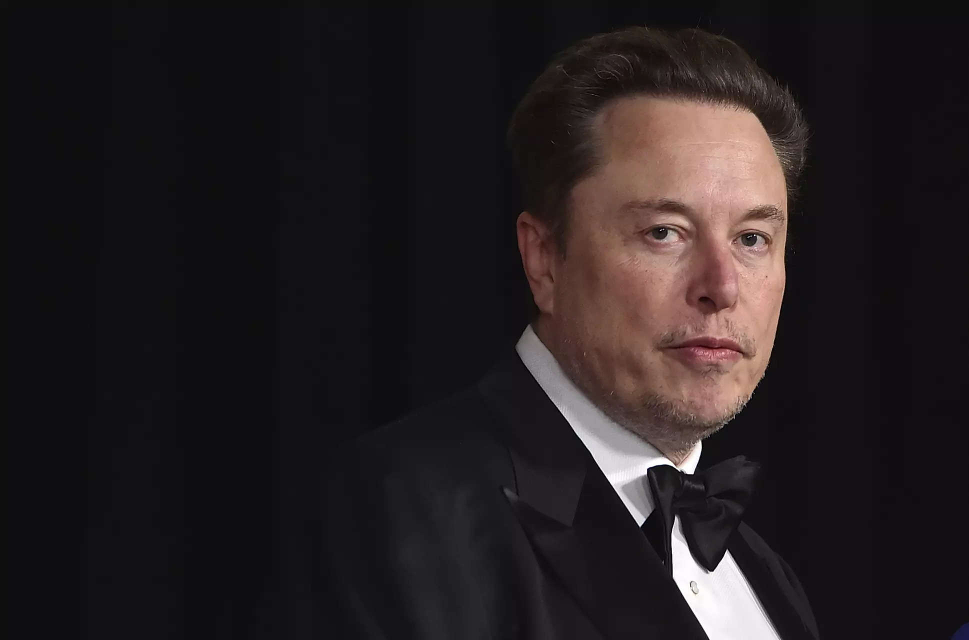 Tesla investors to urge judge to reject record $7 billion legal fee in Elon Musk pay case 