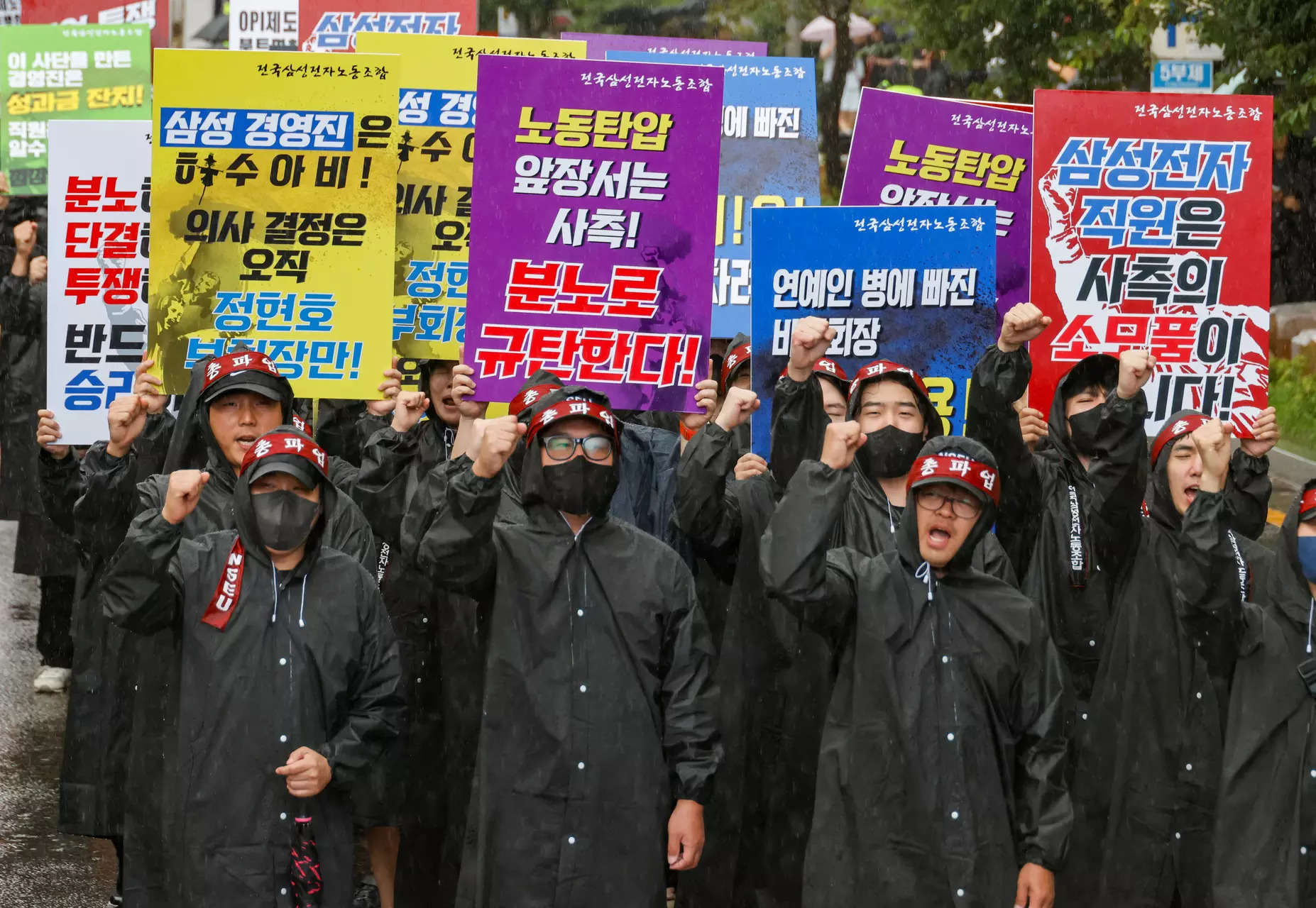 Samsung Elec union in South Korea says will strike indefinitely 