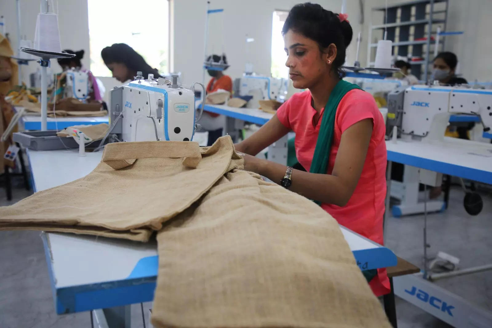 Jute manufacturers' margins to shrink amid wage hikes and weak export demand 