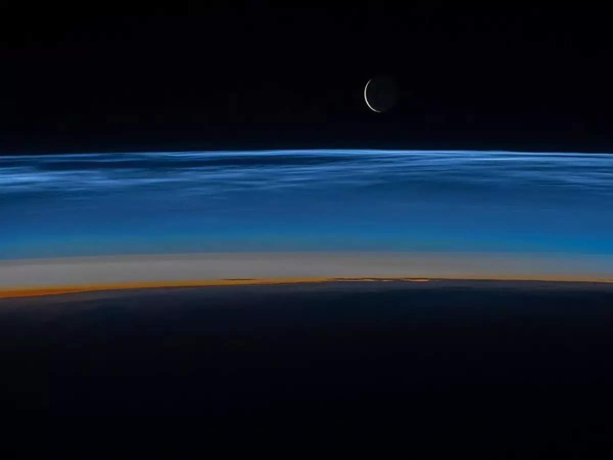 NASA astronaut captures stunning moonrise from ISS, captivating millions 