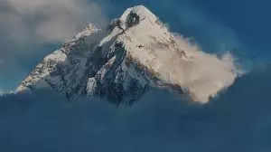 From Base Camp to Summit: Chinese drone films epic journey up Mount Everest 