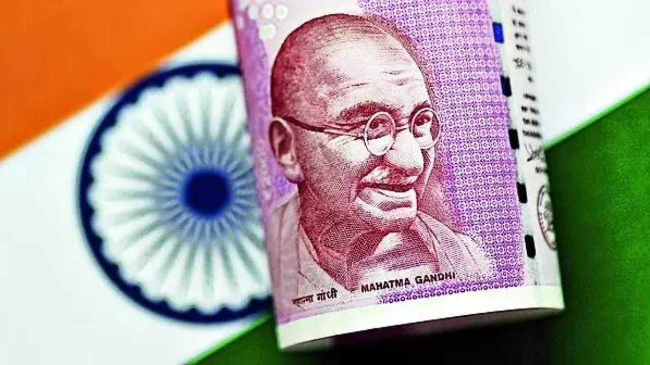 Rupee ends lower pressured by weaker yuan; Fed Powell's remarks in focus 