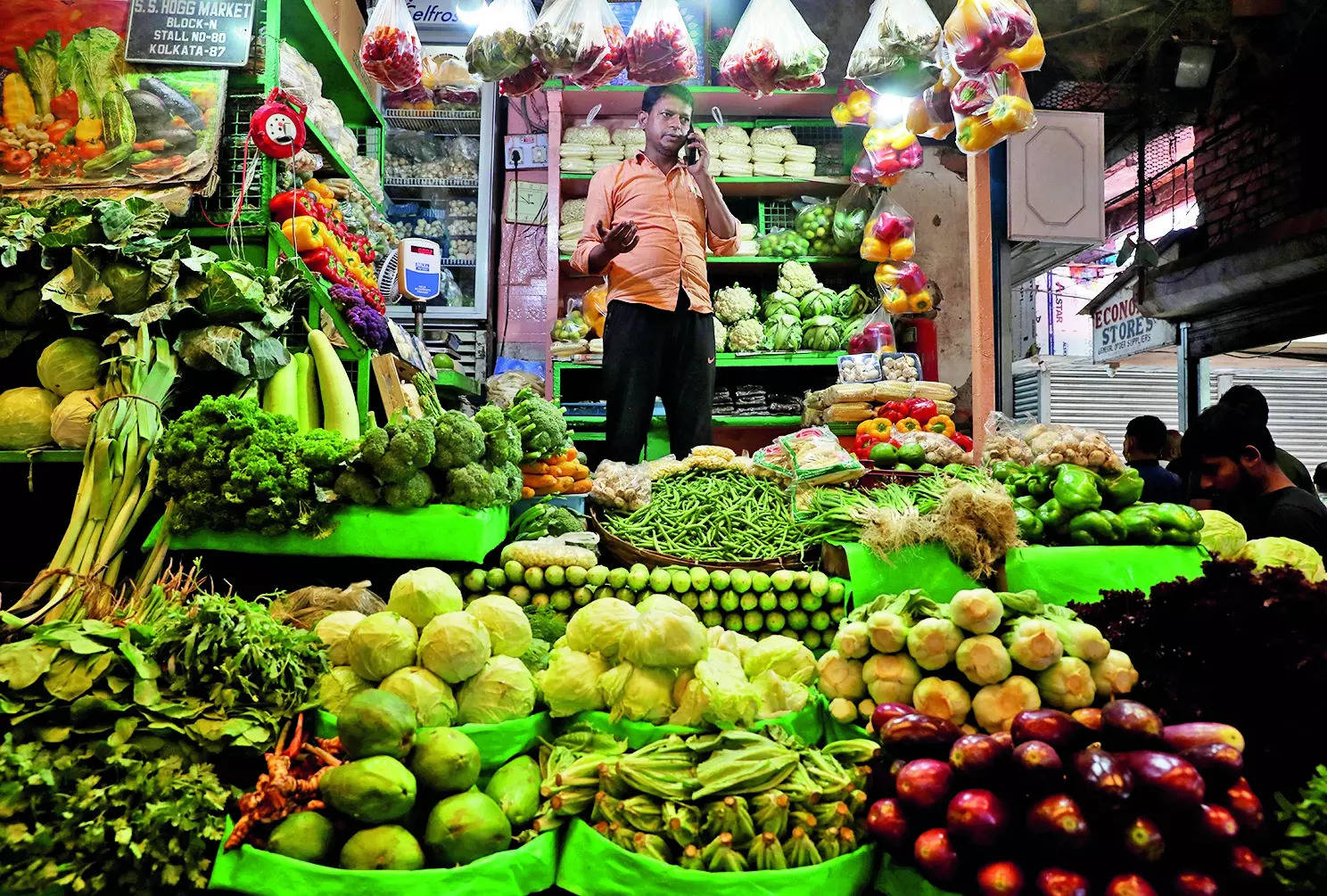 Vegetable, beverages get costlier, West Bengal CM calls for a meeting to review situation 