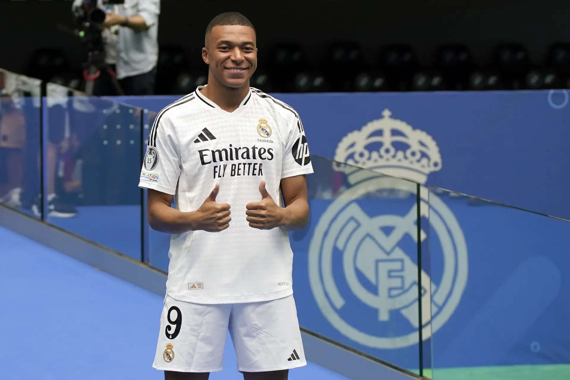 Kylian Mbappe's unveiling as Real Madrid player sees 85,000 fans cheering for him 