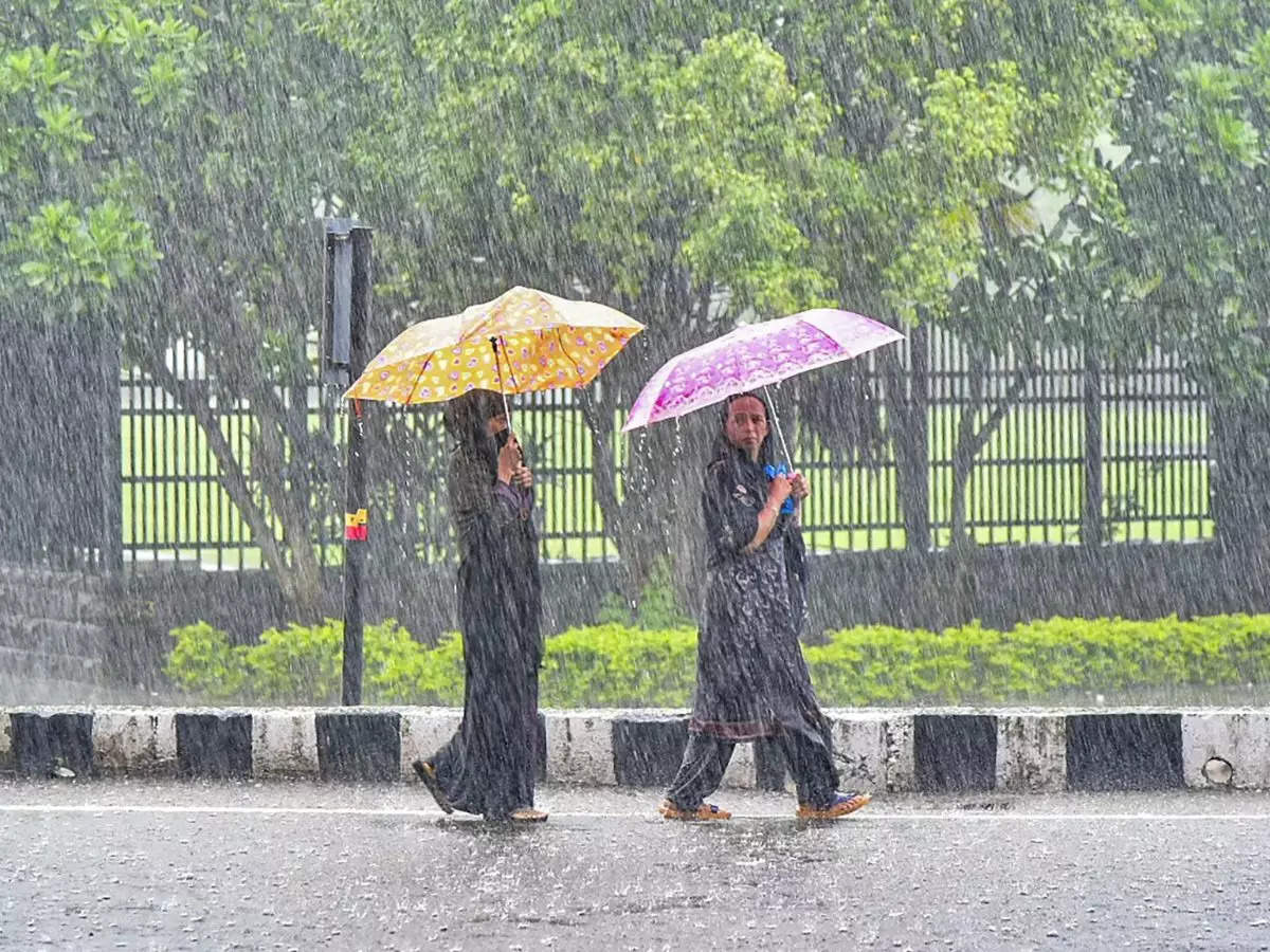 Rain Pain: Severe showers lash Mumbai, waterlogging reported; See pics 