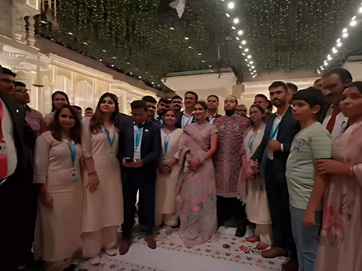 Anant-Radhika Wedding: Ambani family hosts grand reception for Reliance employees; Pics inside 