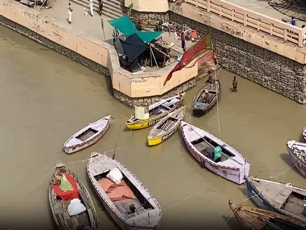 Uttar Pradesh: Water levels rise in Ganges in Varanasi; ban on plying small boats in river 