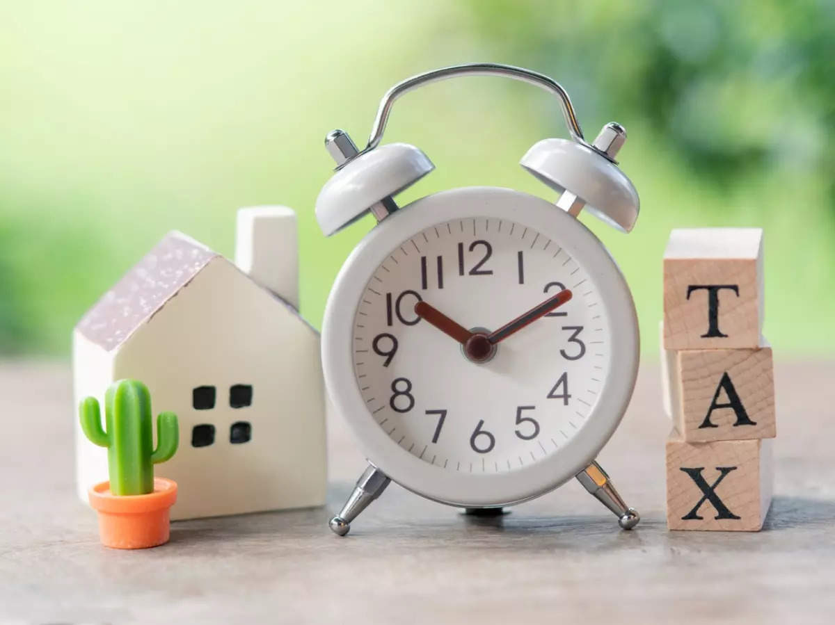 ITR filing: Can a salaried taxpayer claim deductions for HRA and home loan interest together? 