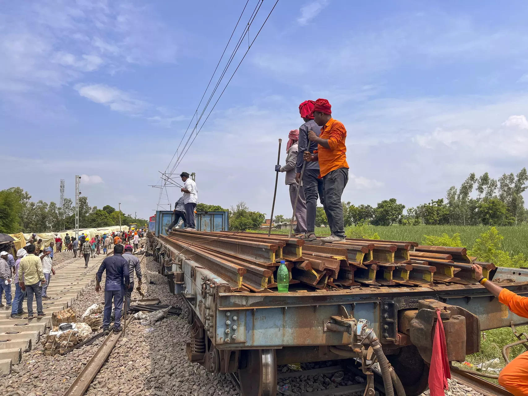 Gonda accident: Joint probe blames improper fastening of track; Railways calls it premature 
