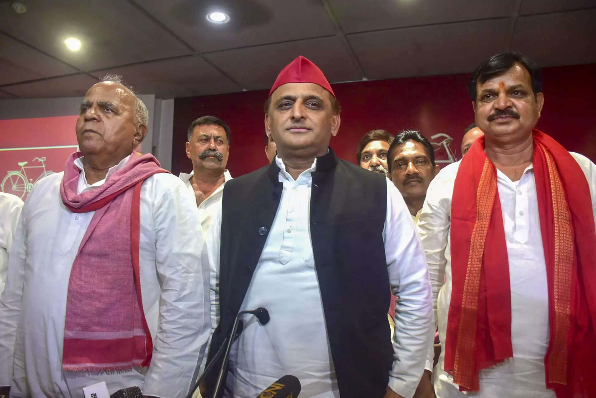 Samajwadi Party chief Akhilesh Yadav will attend TMC martyrs' day rally on Sunday: Mamata Banerjee 