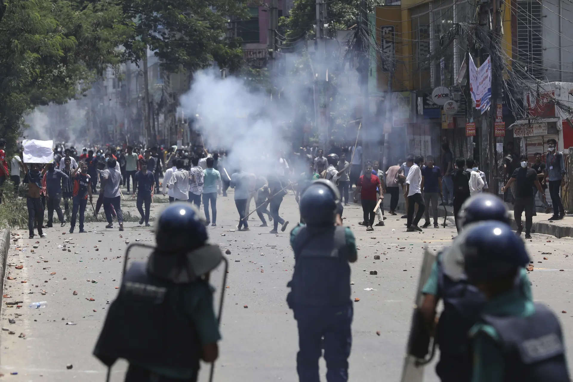 Radicals, ISI, NGOs politicise Bangladesh student protests 