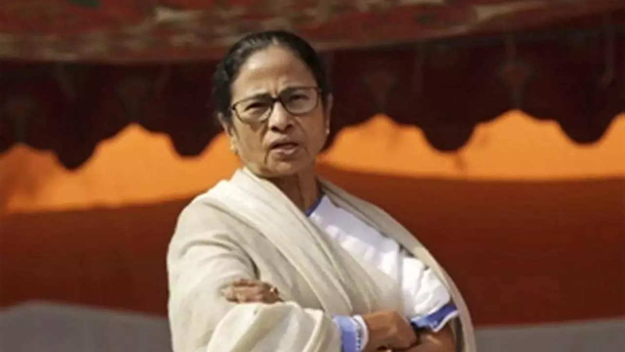 State has no locus standi: Central govt sources on Mamata Banerjee offering shelter to people from Bangladesh 