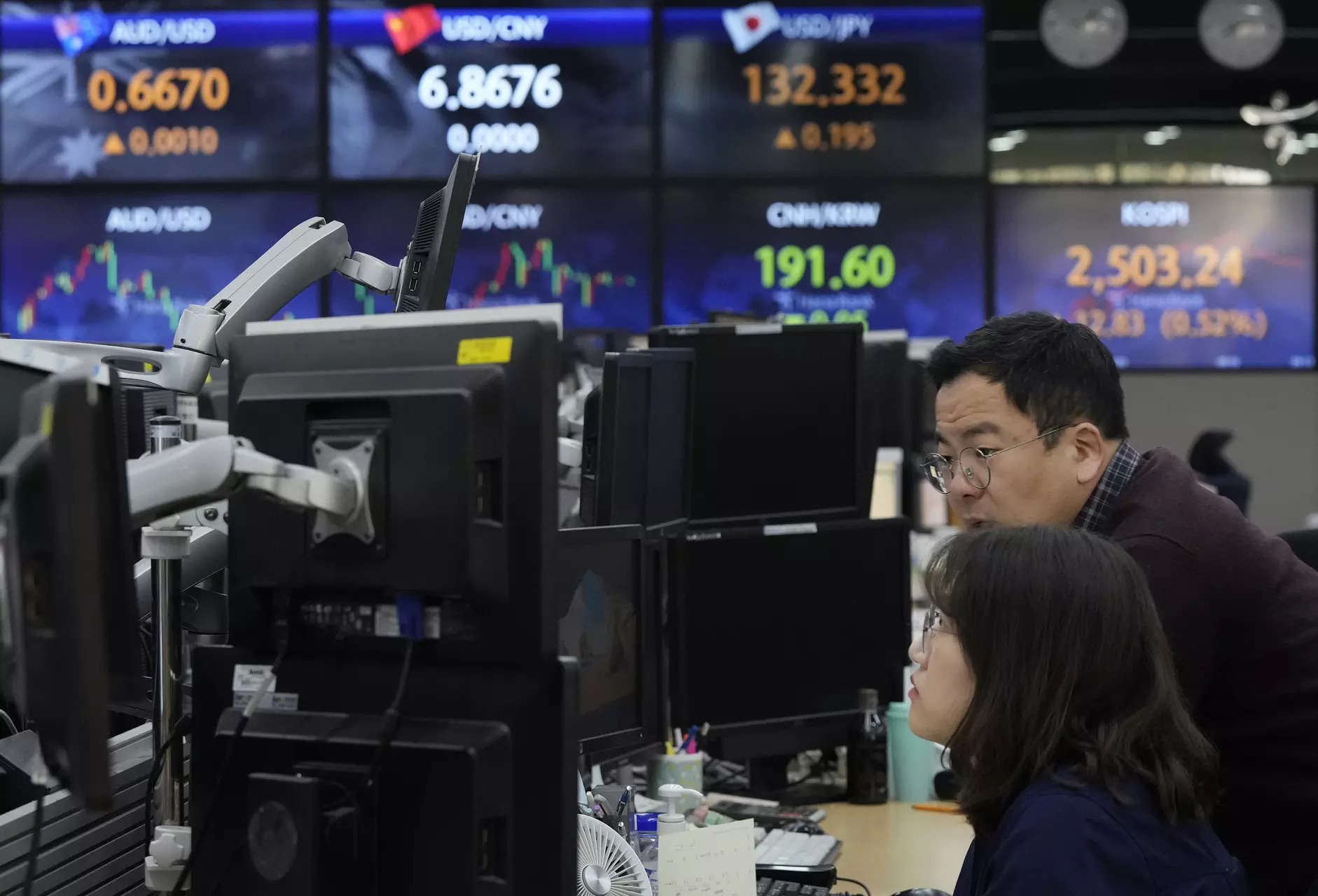 Stocks in Asia slip, tracking US tech-led declines 