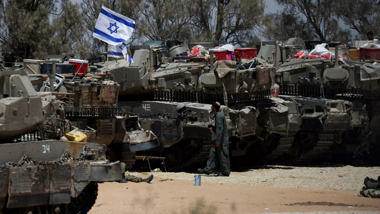 Israeli forces advance in southern Gaza, tanks active in Rafah 