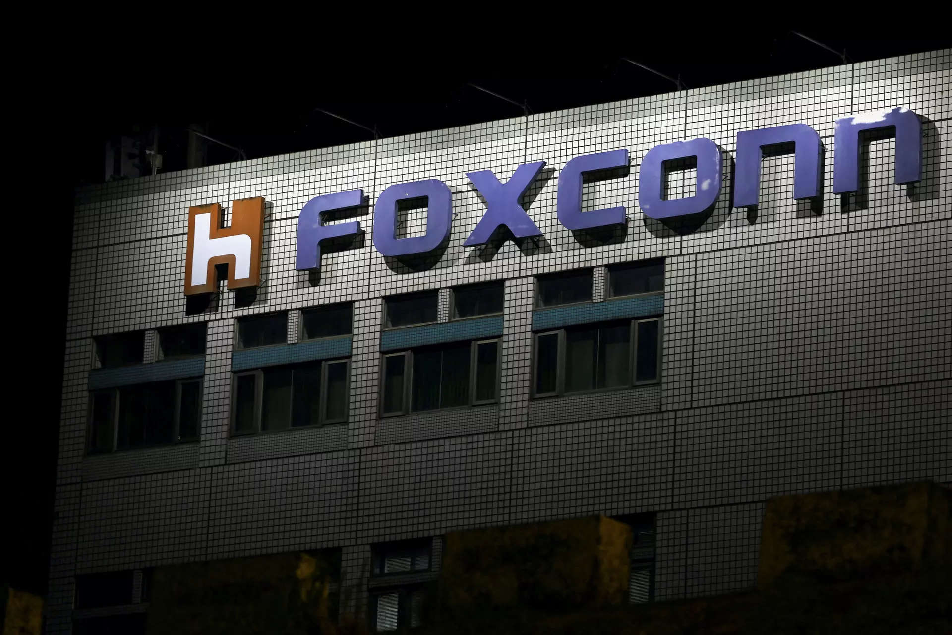 Foxconn eyes major expansion in India: Plans to assemble Apple iPads at Tamil Nadu facility 
