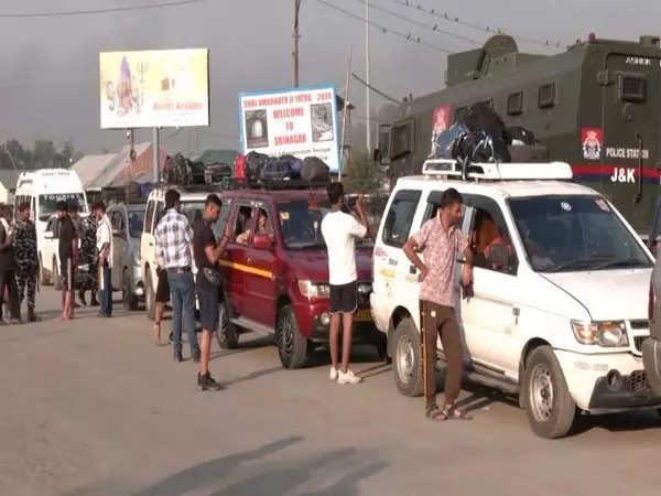 Over 1,700 pilgrims leave Jammu base camp for Amarnath 