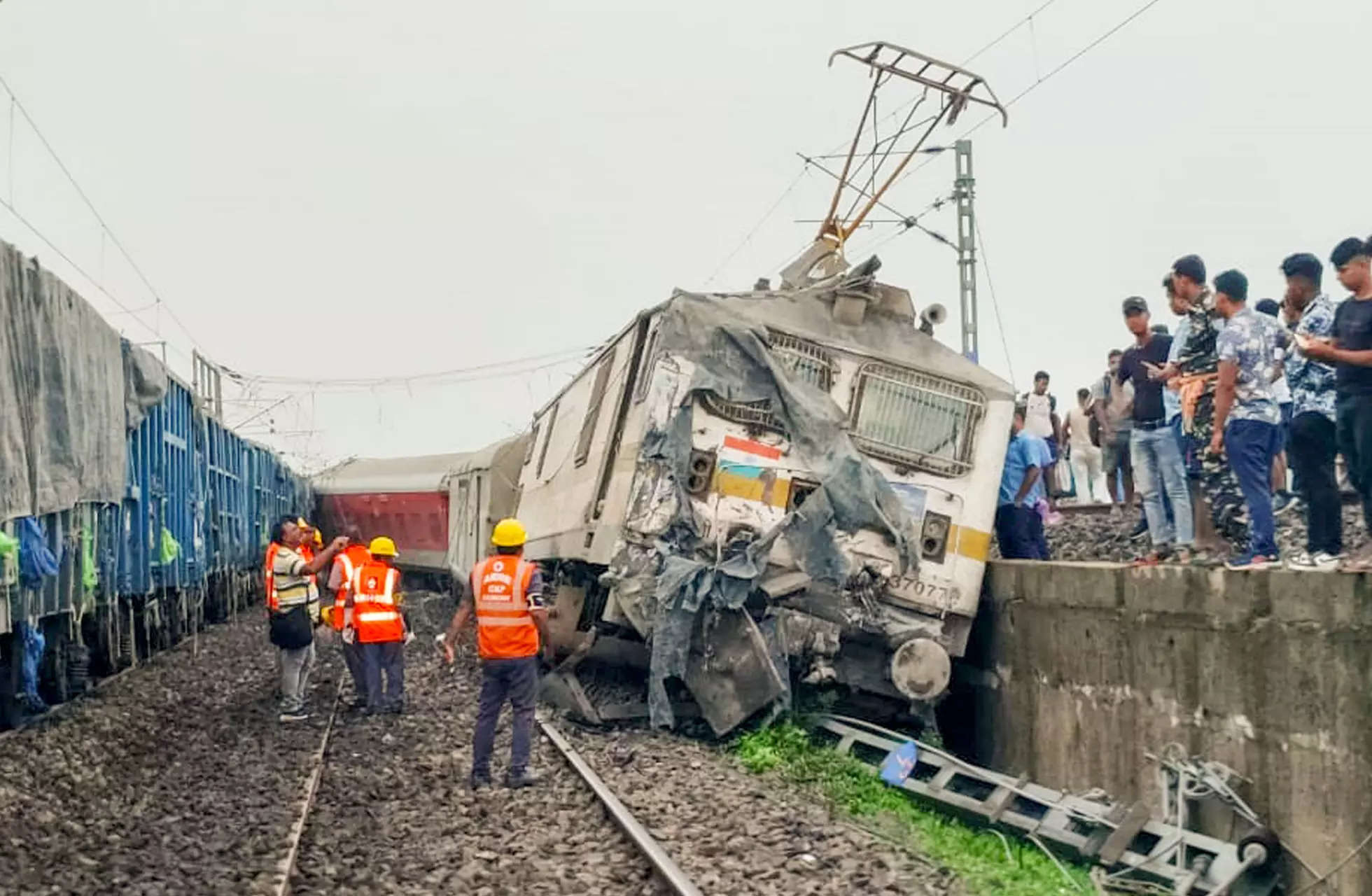 Mumbai Howrah Train Accident: List of trains cancelled after Mumbai-Howrah Mail derailed 