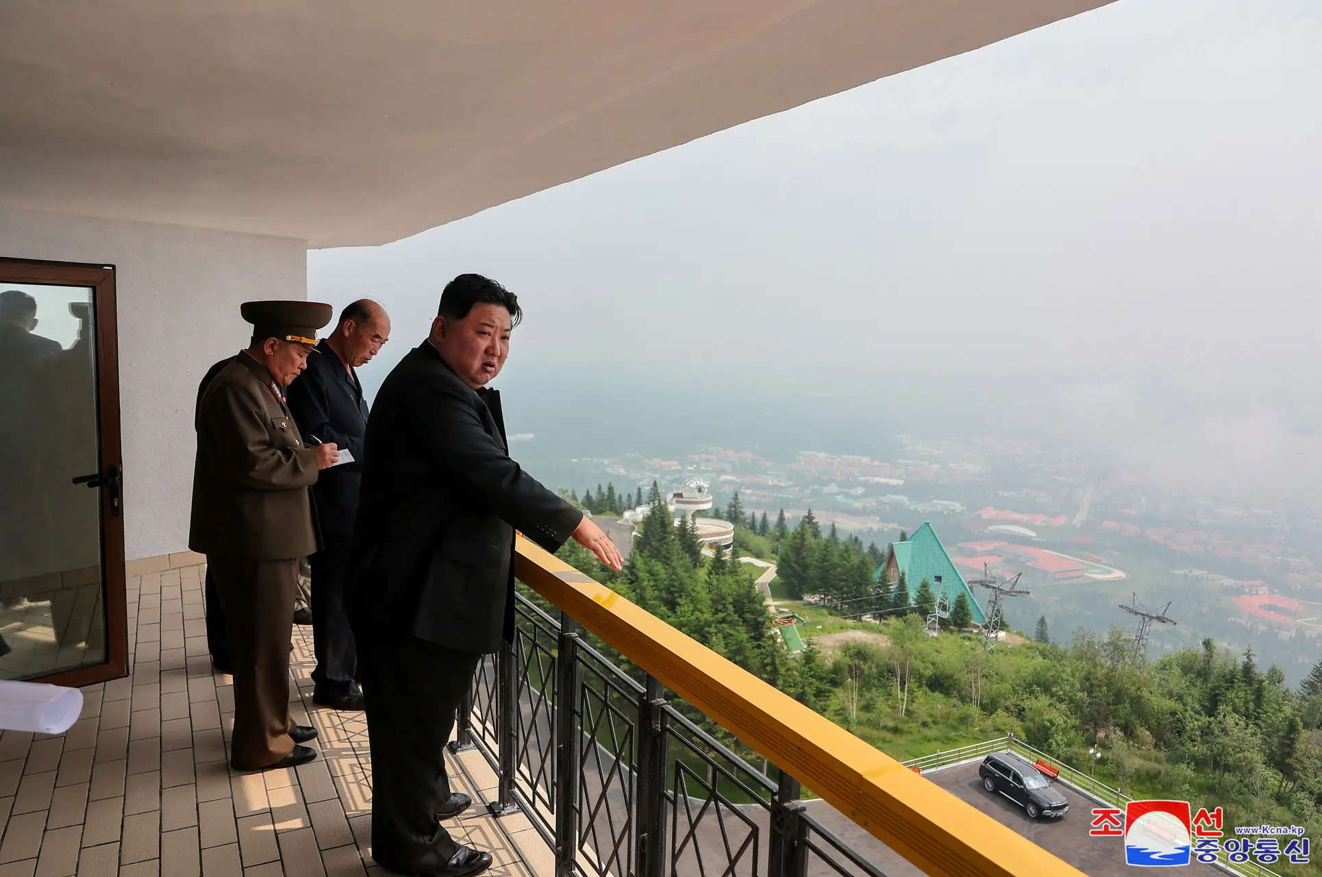 How sick is North Korean leader Kim Jong Un? How much does he weigh and what symptoms he has shown of ailments? Know about secretive state's ruler 