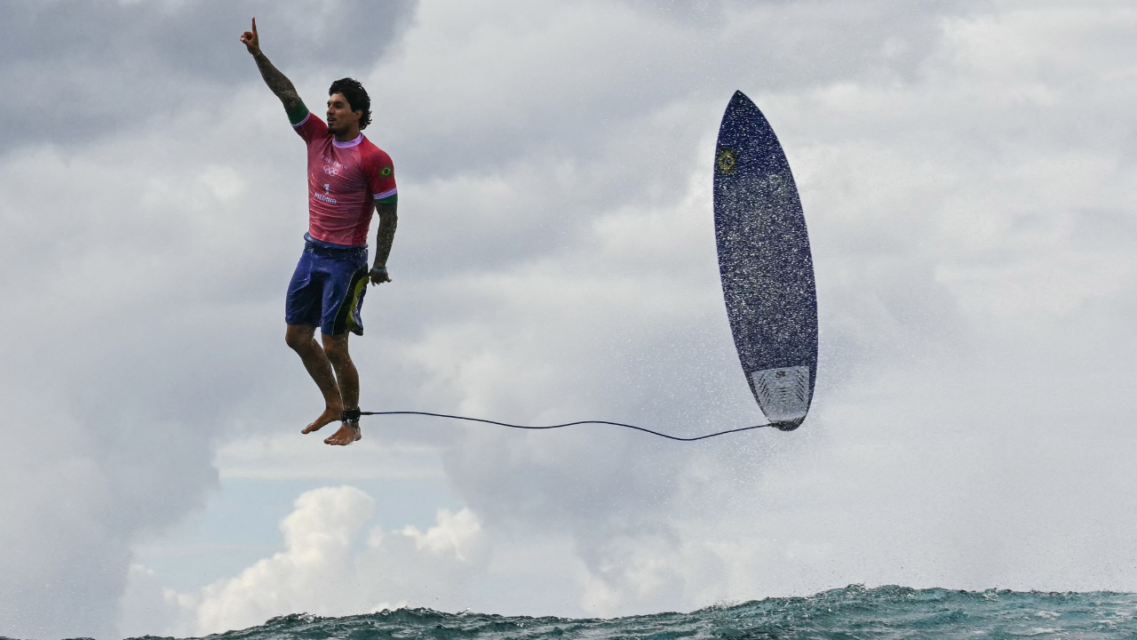 Stunning photo of Olympic record breaking surfer Gabriel Medina goes viral for all the right reasons 