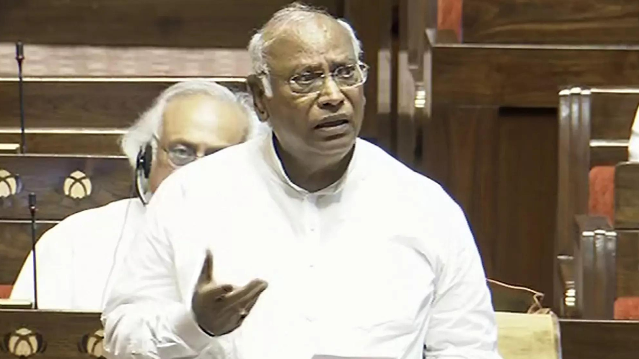 'Don't wish to live for long in this environment': Mallikarjun Kharge after 'parivarvaad' remarks by BJP MP 