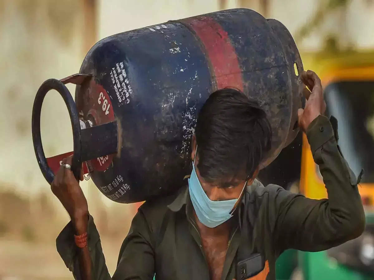 Oil firms hike ATF price by 2%, commercial LPG up Rs 6.5 per cylinder 