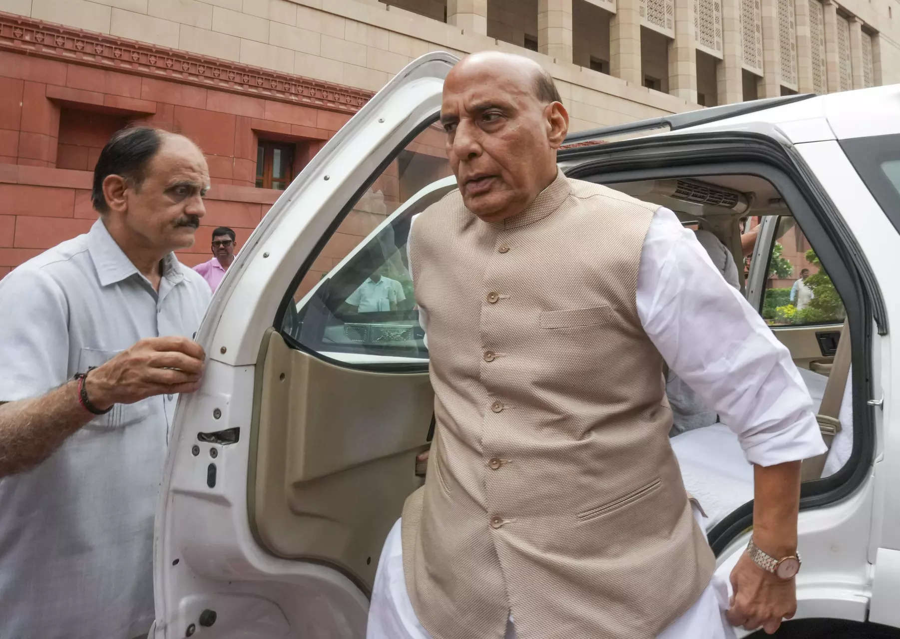 AFHQ Civil Services can serve as imp link in connecting armed forces, civilian govt: Rajnath Singh 