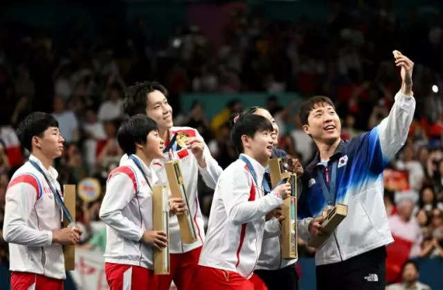Will Kim Jong-un punish North Korean athletes for taking selfie with South Koreans at Olympics podium? 