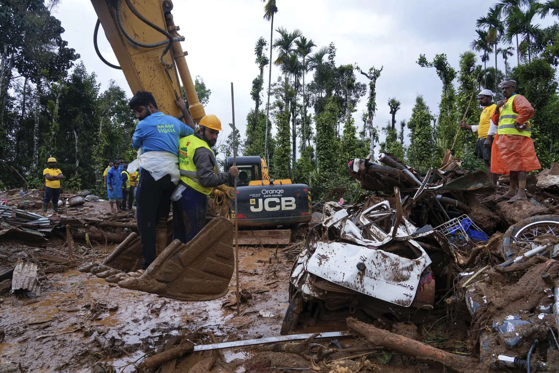 Steeped in generosity: Tea stall owner donates savings to Kerala landslide relief fund 