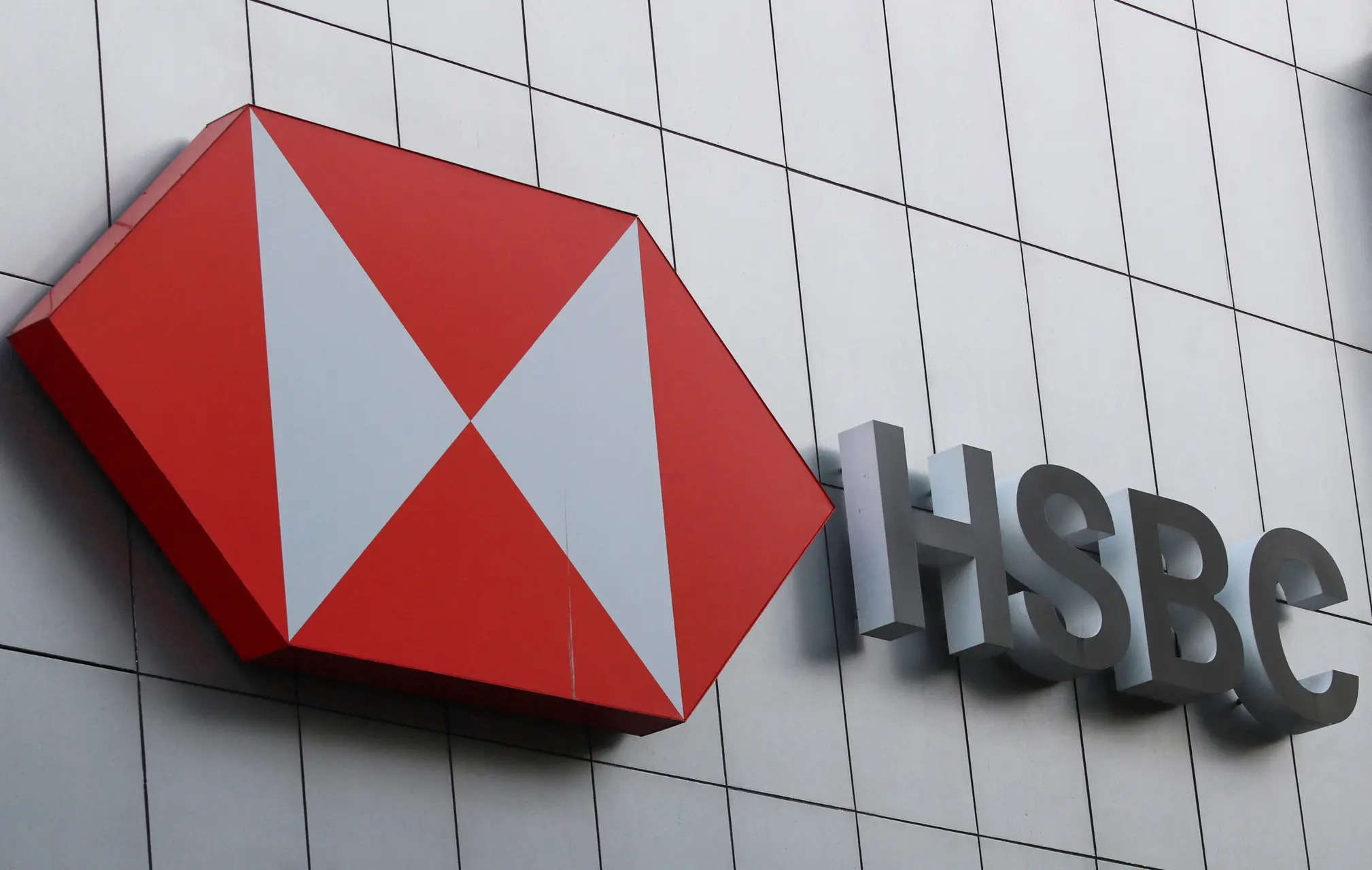 HSBC India's profit up 7% to $798 million 