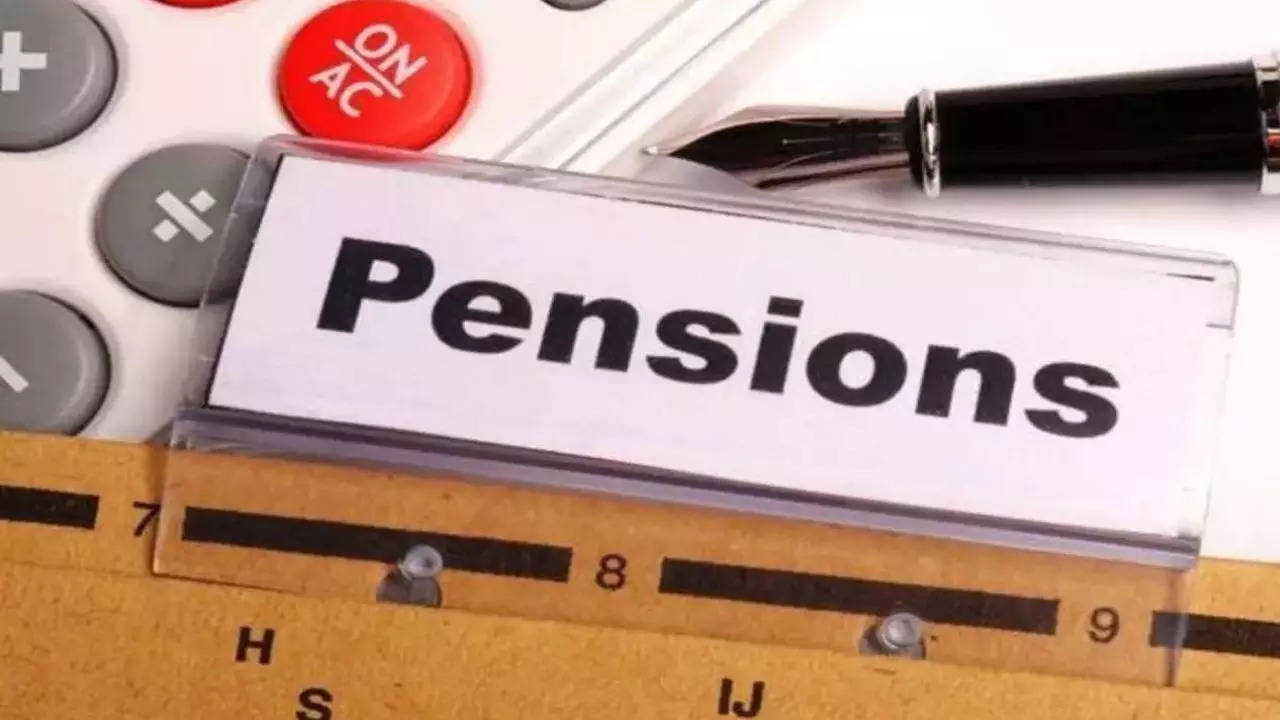 Govt assures to look into demand for higher pension, says pensioners body EPS-95 NAC 