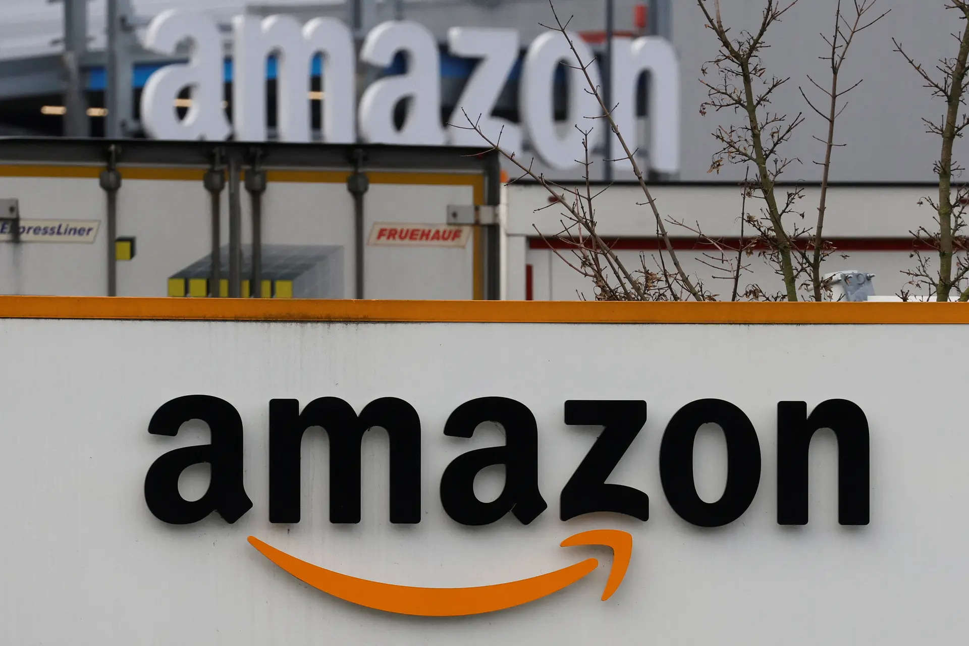 Amazon shares fall 10% on slowing sales growth, ‘value-conscious customer’ 