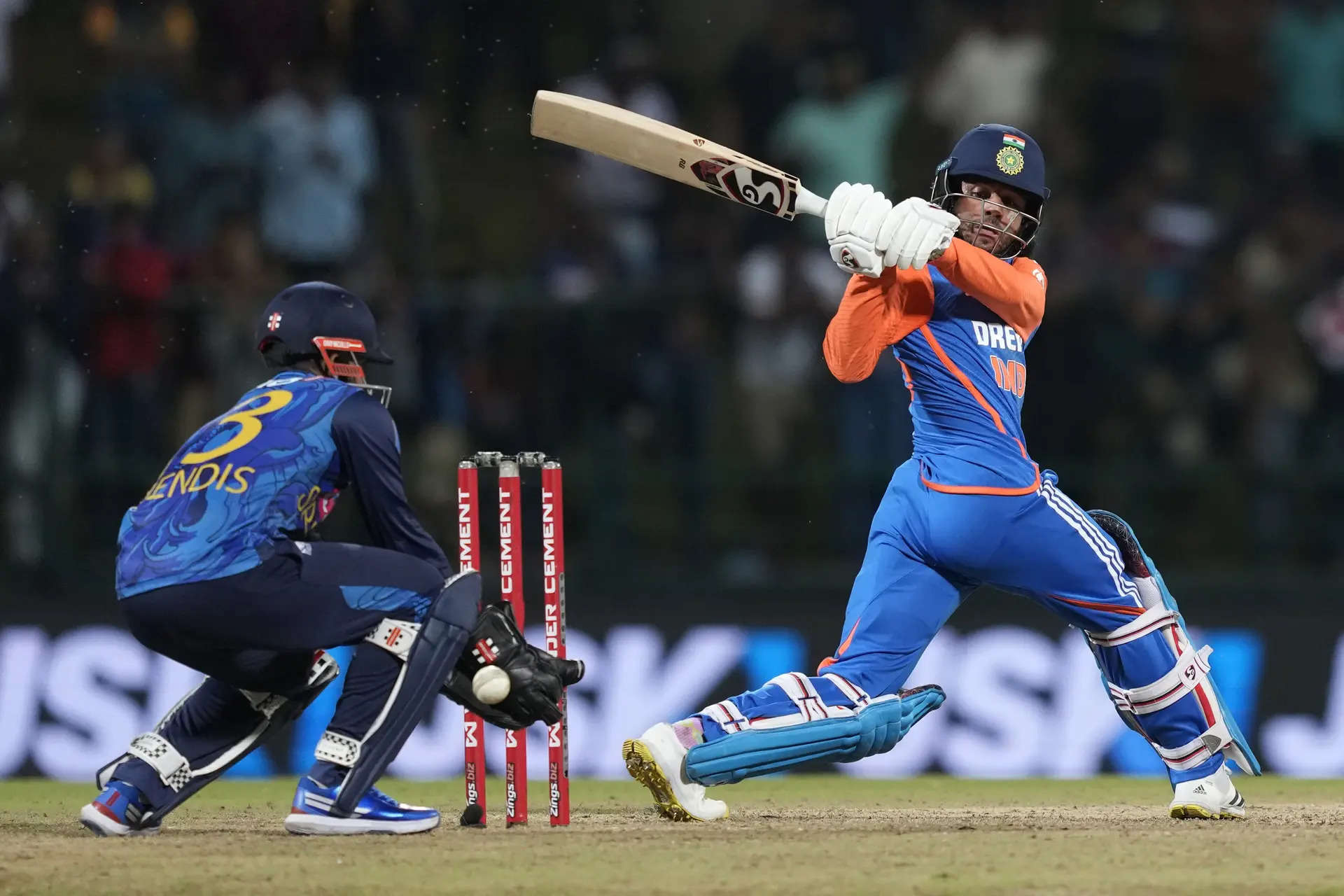 India look to find a way past Lankan spinners and slow pitch in second ODI 