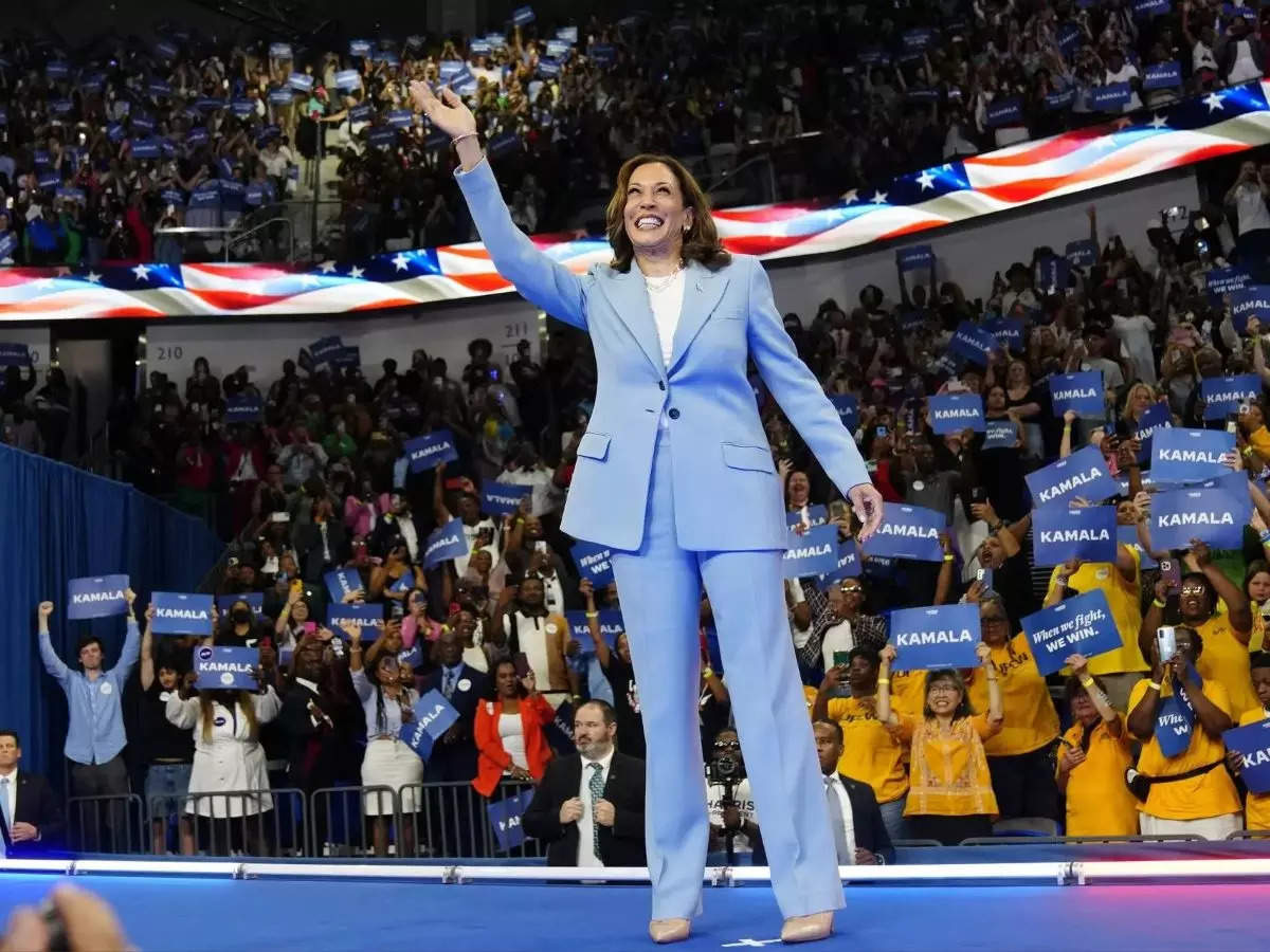 Kamala Harris to interview Tim Walz, Mark Kelly, Josh Shapiro at her home for vice president pick 