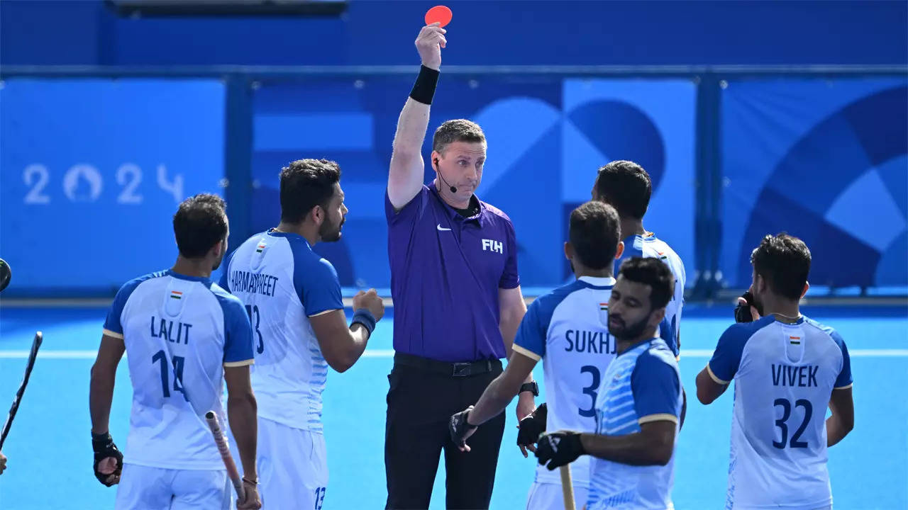 Olympics Hockey Semifinals: Sunday's win for India in hockey takes a dramatic turn. Know why India will play with only 15 men 