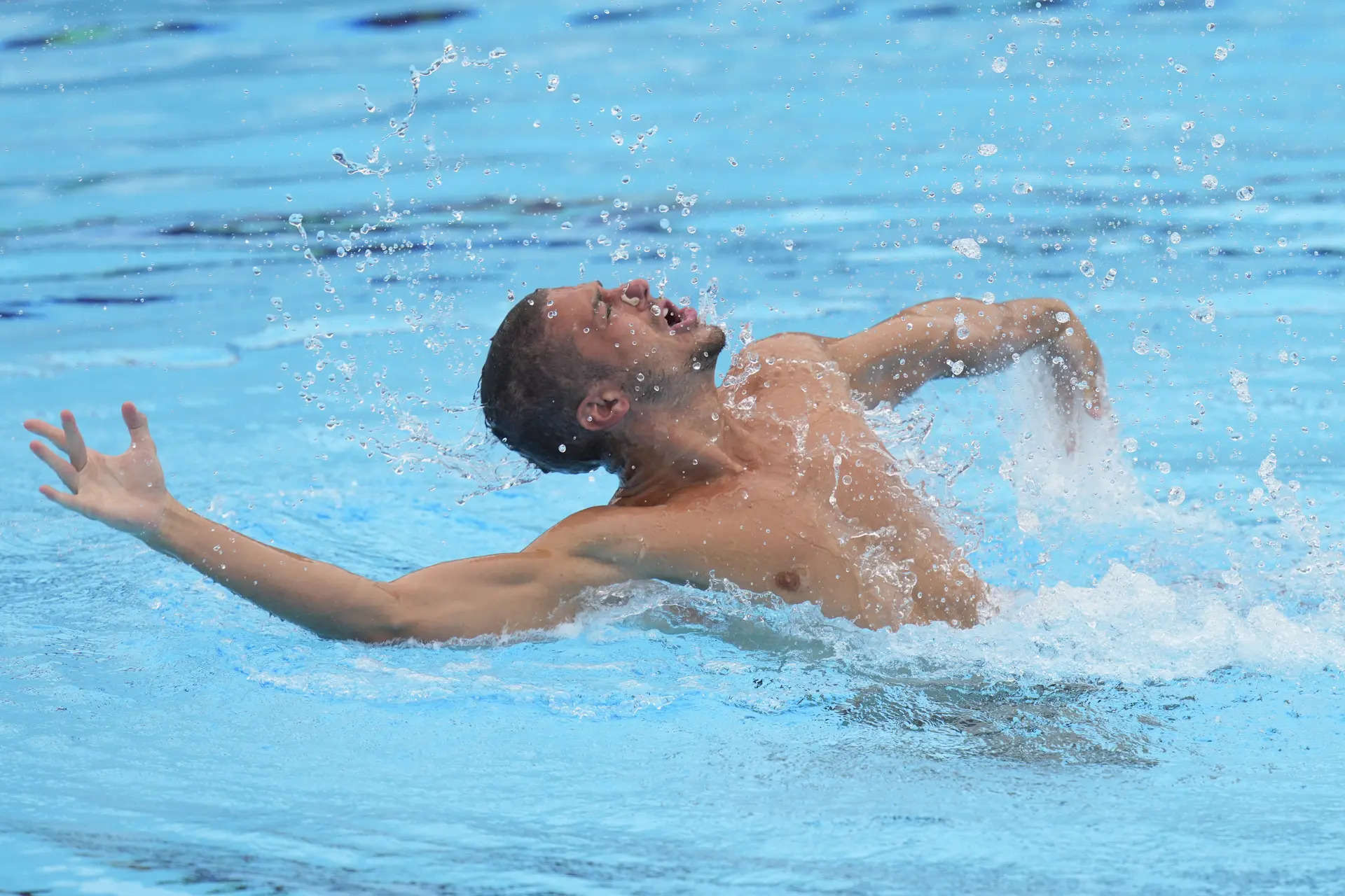 Olympic medalist and Italian swimmer Thomas Ceccon seen sleeping in Paris park, questions raised on Olympic Village accommodations 