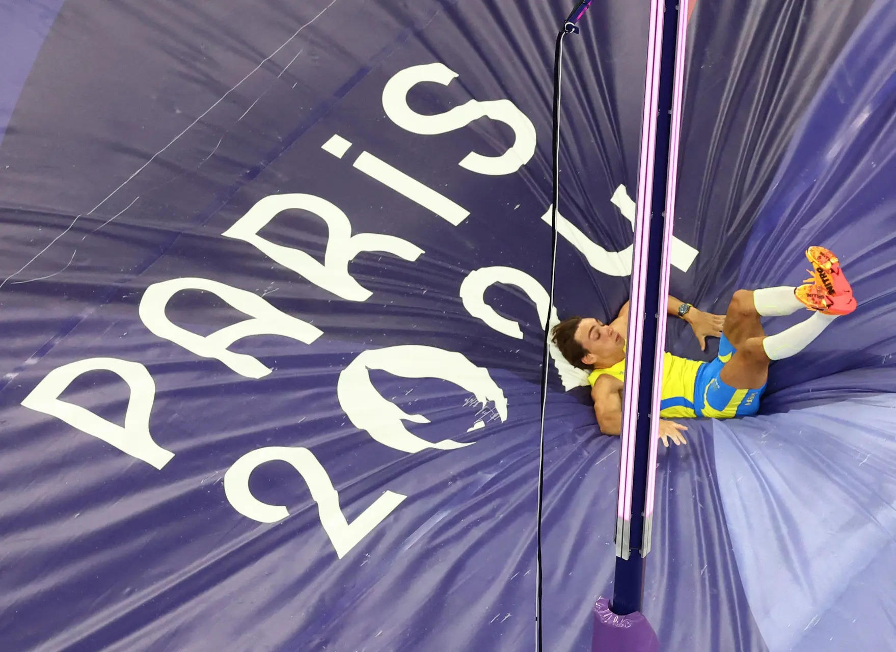 Pole vault video at Paris Olympics 2024 goes massively viral for bizarre reasons, here's all you need to know 