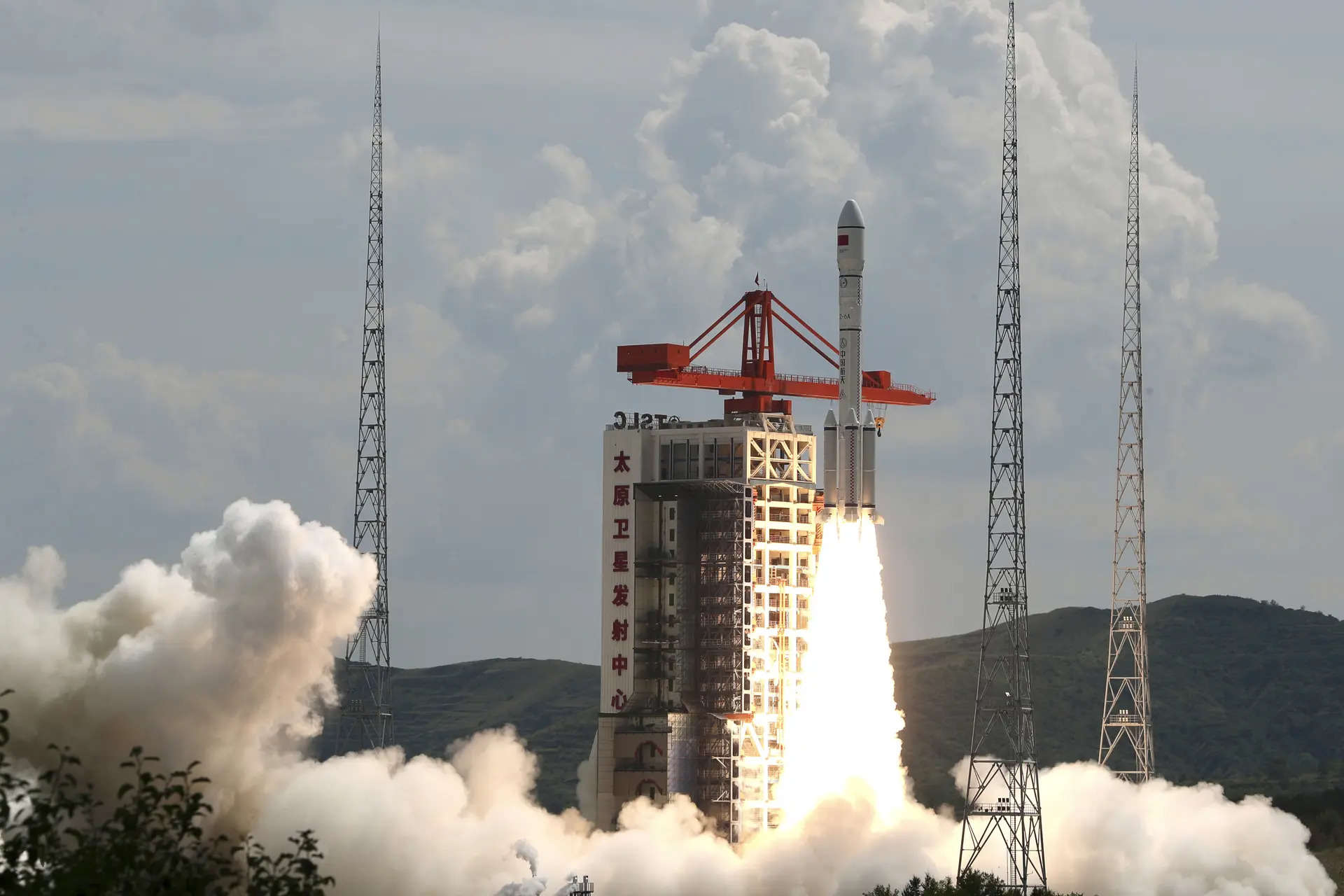 Taking on Starlink, China says first batch of internet satellites placed into orbit 