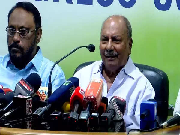 Kerala landslides: AK Antony urges people to contribute to CMDRF 